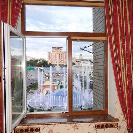 Apartment With View On Inpedendence Square Khreshchatyk Киев Екстериор снимка