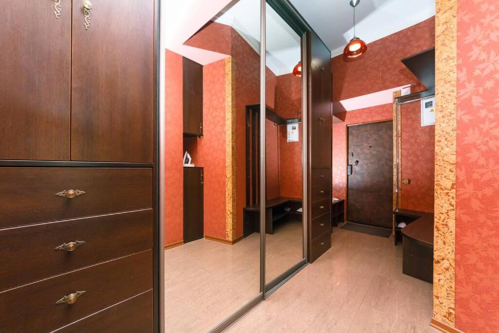 Apartment With View On Inpedendence Square Khreshchatyk Киев Екстериор снимка