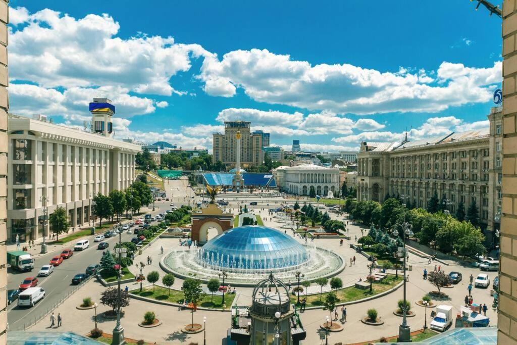Apartment With View On Inpedendence Square Khreshchatyk Киев Екстериор снимка