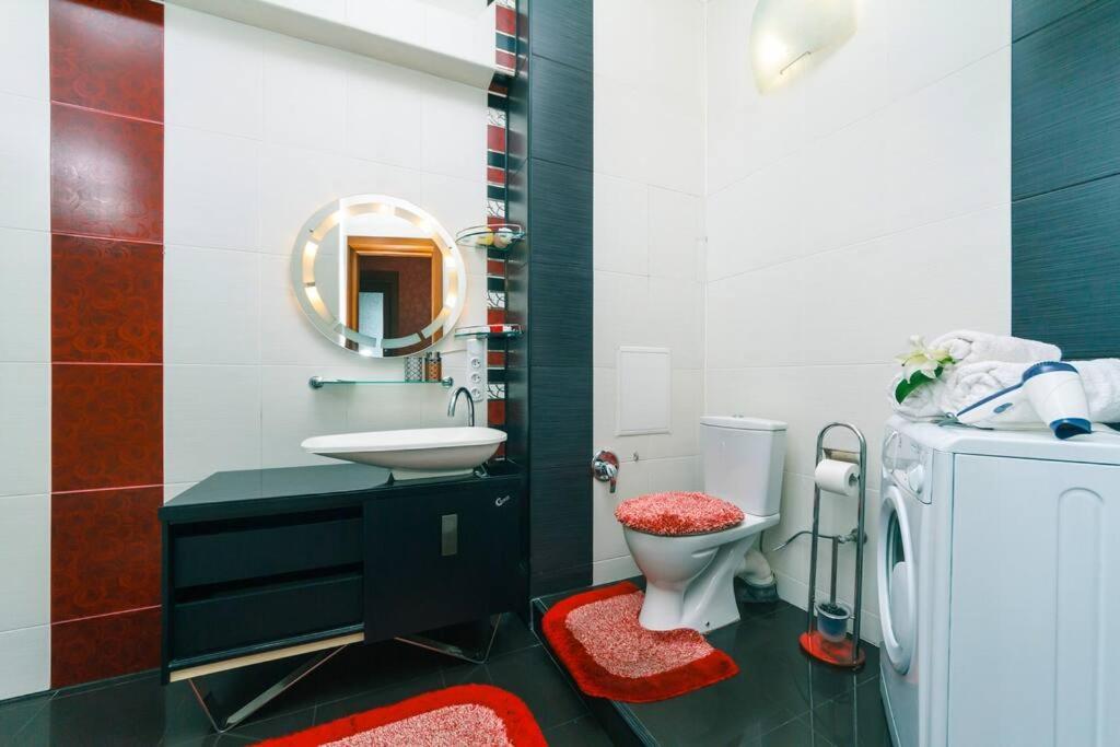 Apartment With View On Inpedendence Square Khreshchatyk Киев Екстериор снимка