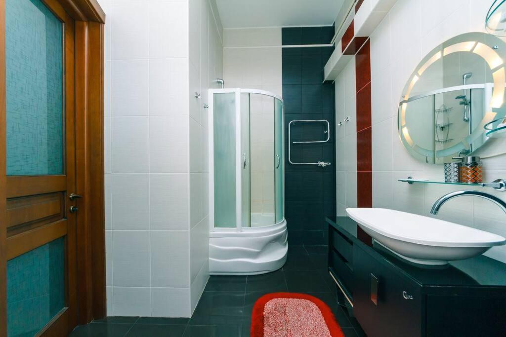 Apartment With View On Inpedendence Square Khreshchatyk Киев Екстериор снимка